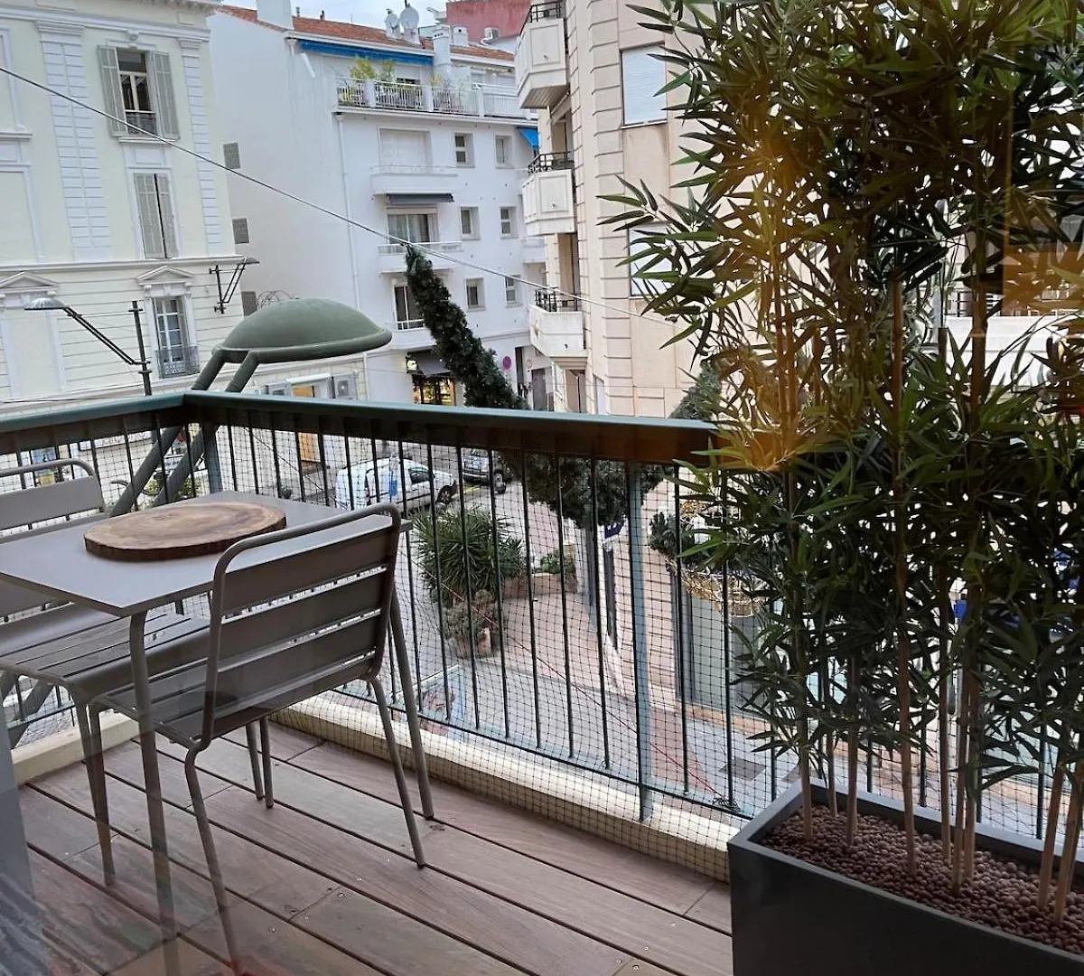 Superbe Studio Pour Congres Au Coeur De Cannes
