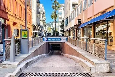 Superbe Studio Pour Congres Au Coeur De Cannes France